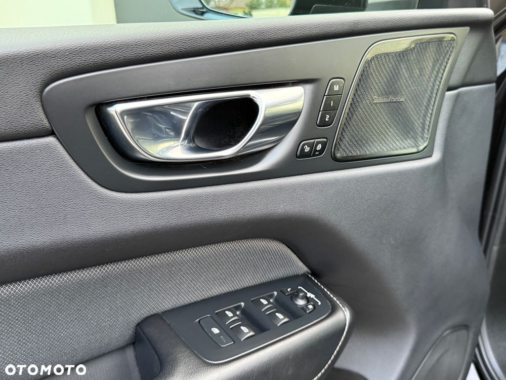 Volvo XC 60 B4 D AWD Geartronic RDesign - 33