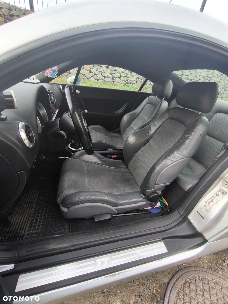 Audi TT Coupé 1.8T - 10