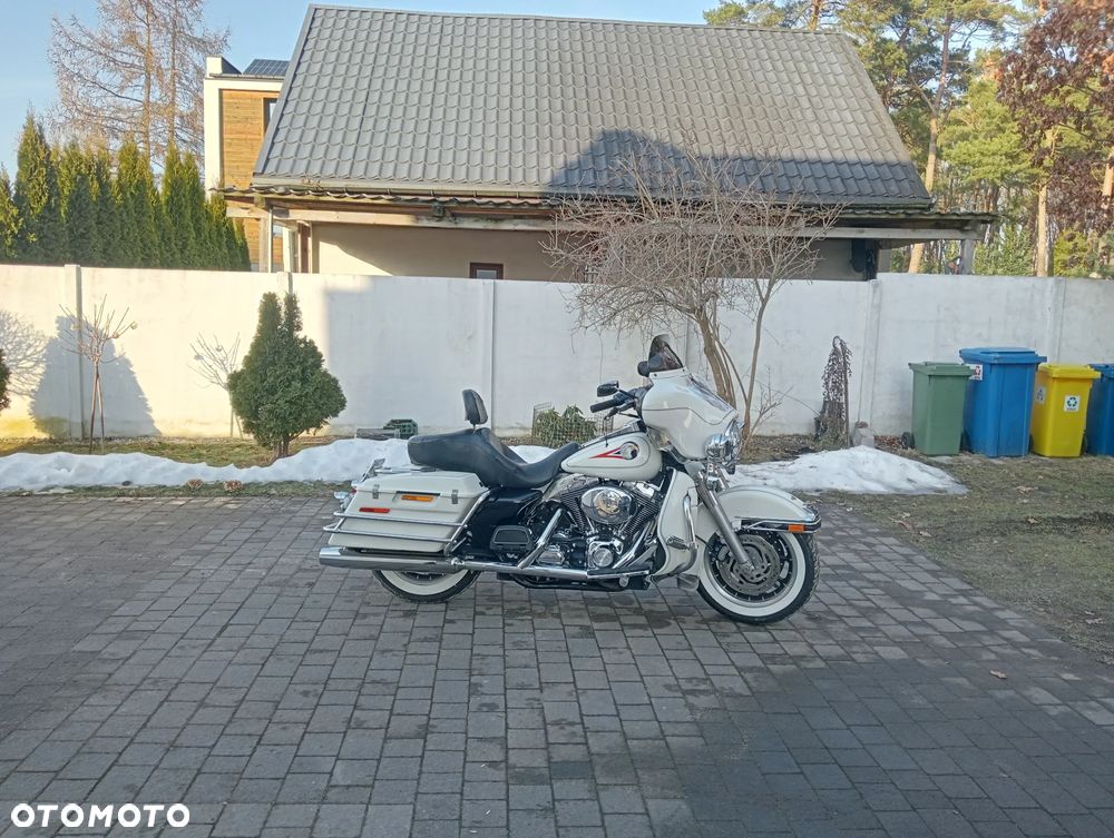 Harley-Davidson FLHT Electra Glide Standard - 13