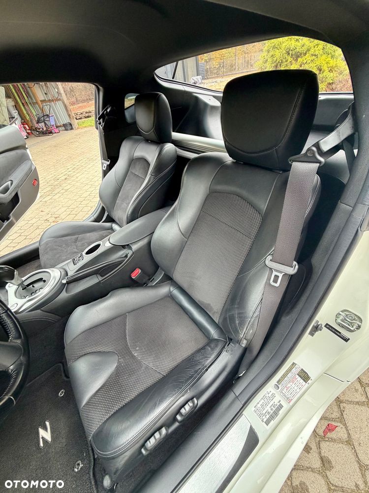 Nissan 370 Z Black Edition - 23