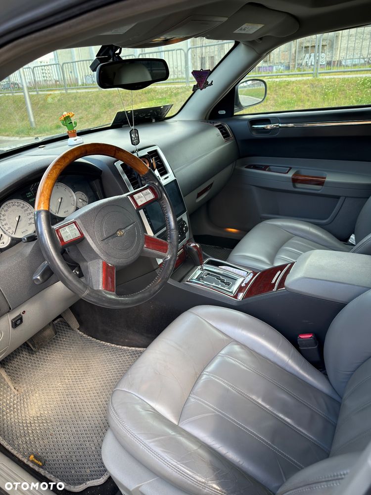 Chrysler 300C - 15