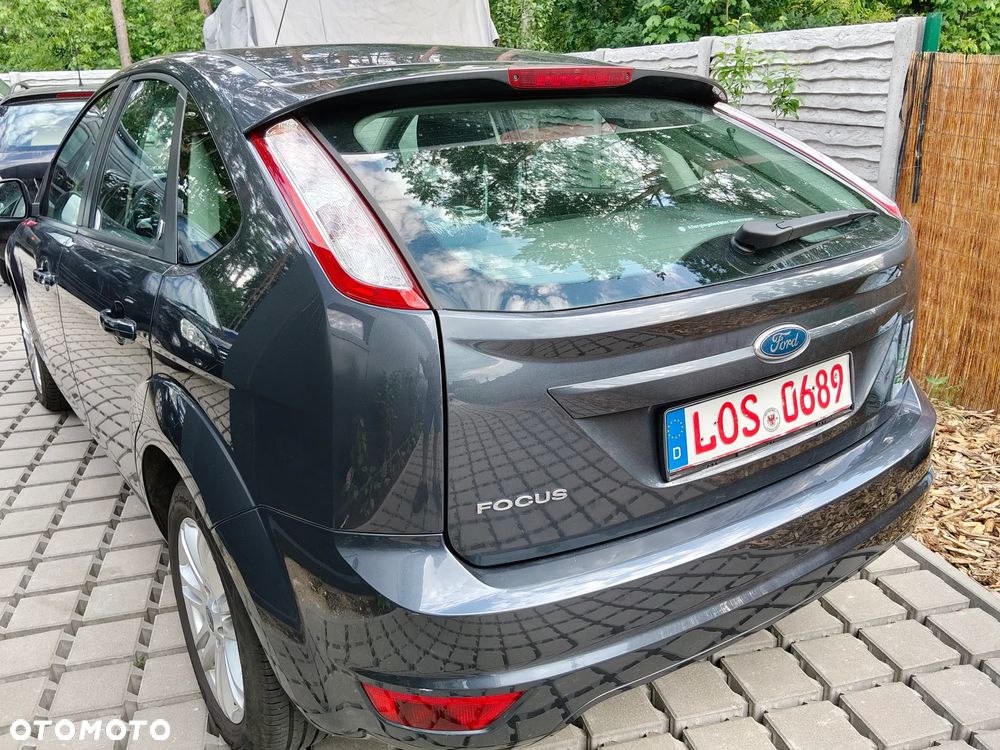 Ford Focus 1.6 16V Ghia - 9