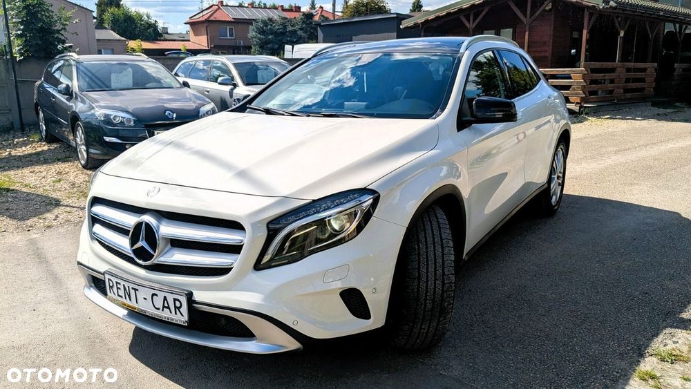 Mercedes-Benz GLA 200 d 4-Matic - 3