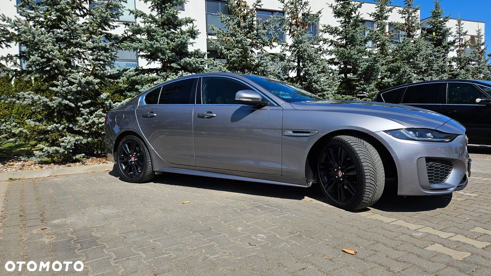 Jaguar XE 2.0 D180 R-Dynamic SE - 9
