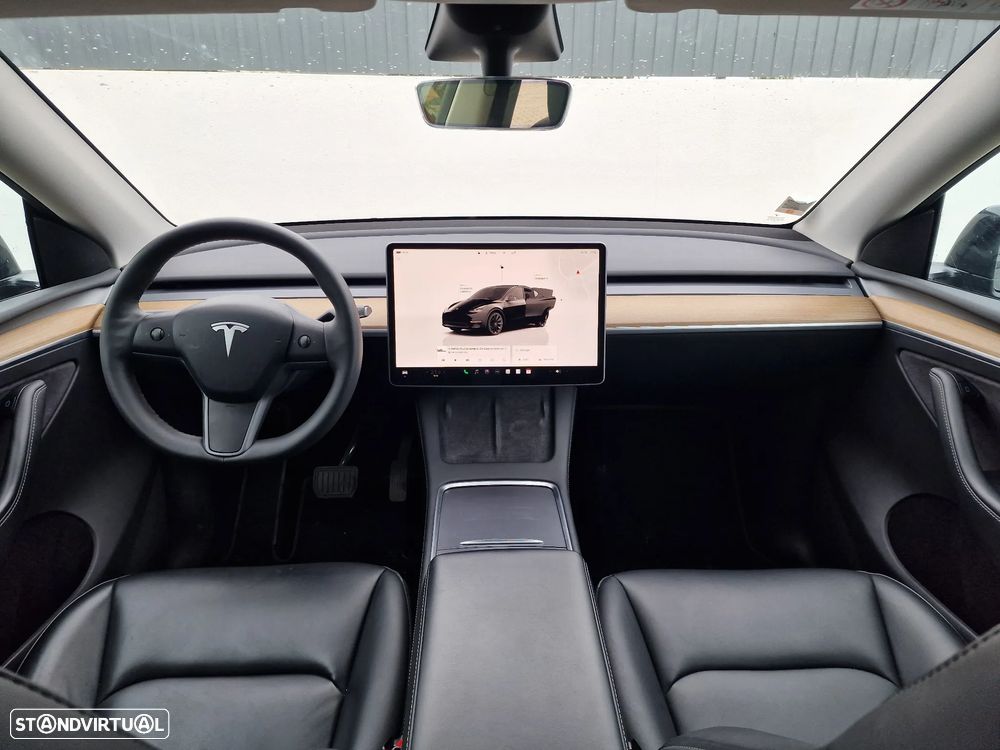 Tesla Model Y Long Range Dual Motor AWD - 11