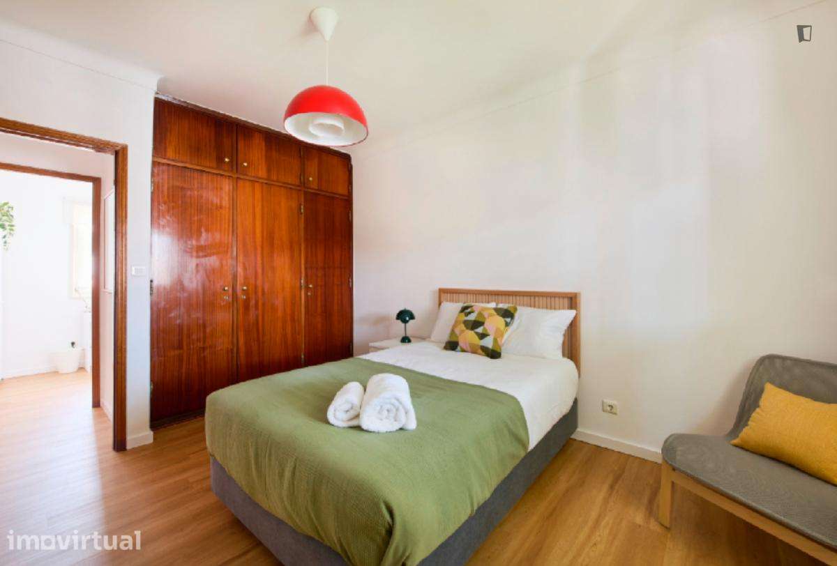 Quarto - localizado em Benfica Lisbon - Grande imagem: 3/24