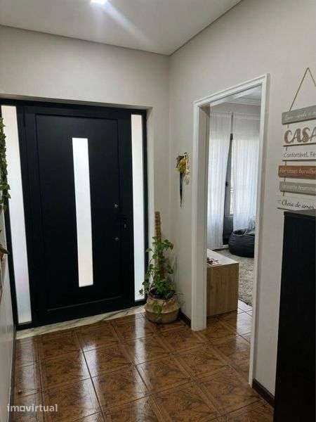 Andar Moradia T3 no Centro de Sta. Maria da Feira (Jardim + Garagem) - Grande imagem: 5/12
