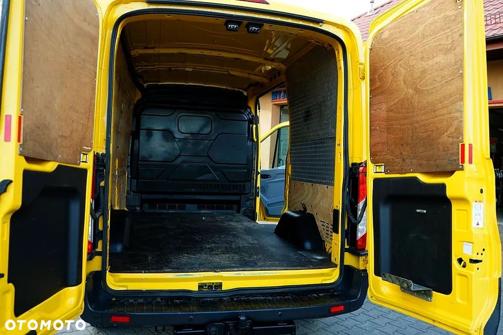 Ford Transit - 18