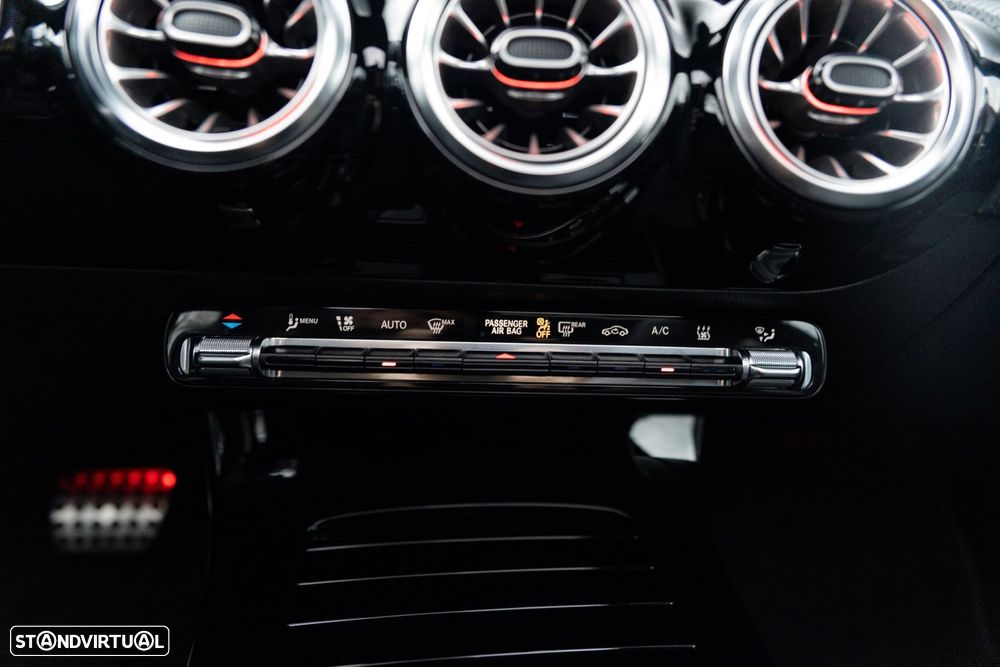 Mercedes-Benz CLA 200 - 52