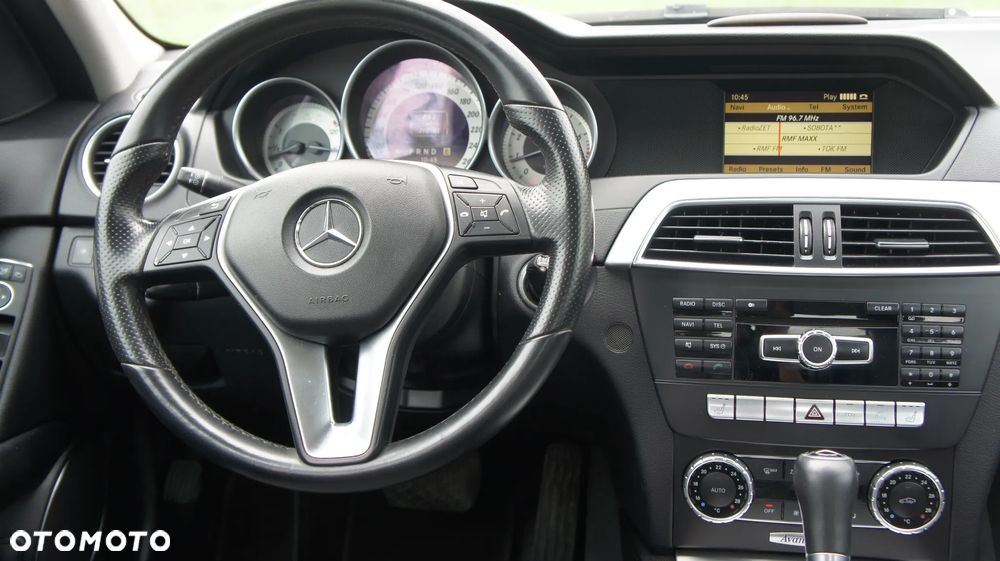 Mercedes-Benz Klasa C 180 CGI Automatik BlueEFFICIENCY - 25