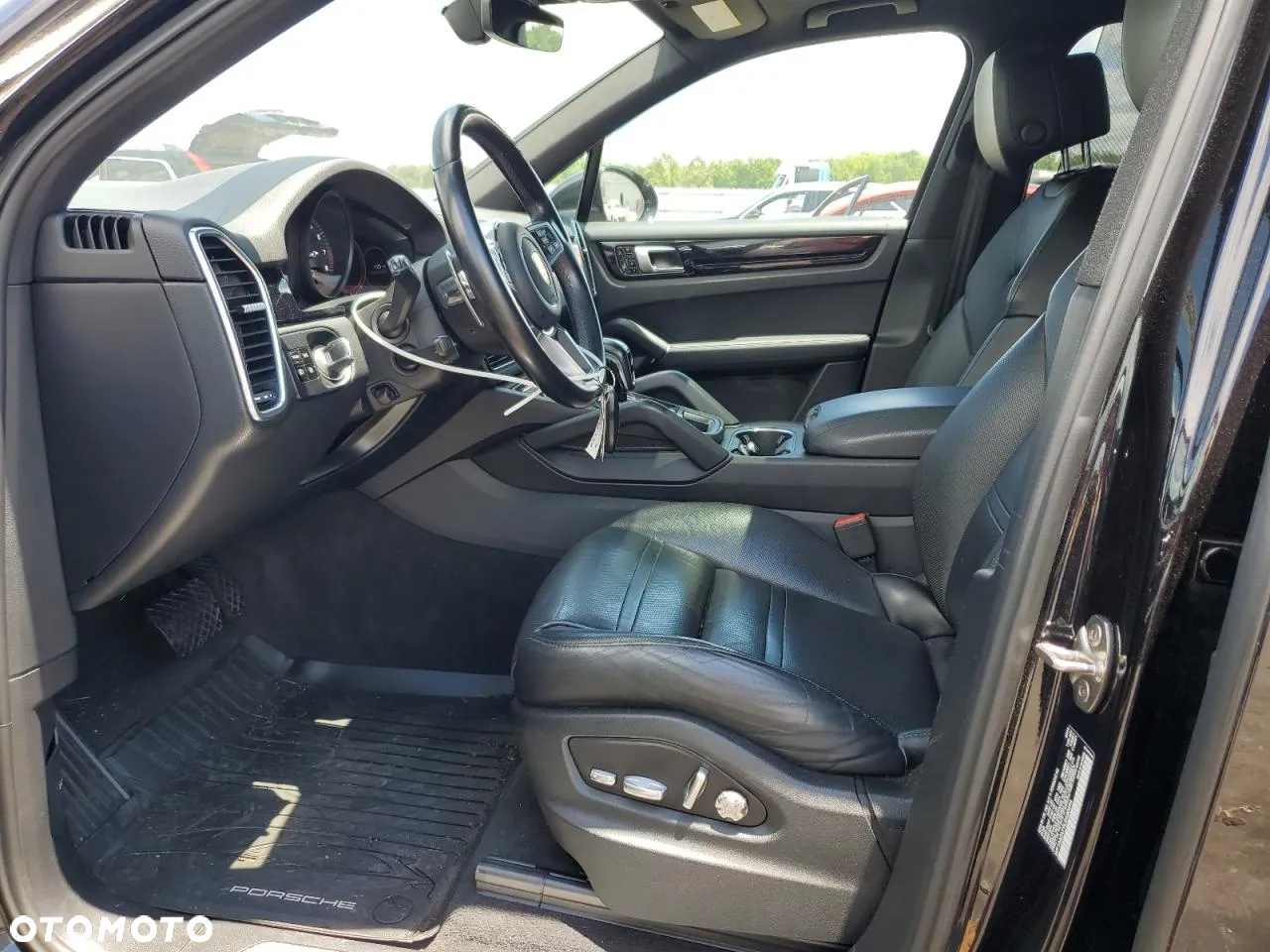Porsche Cayenne - 7