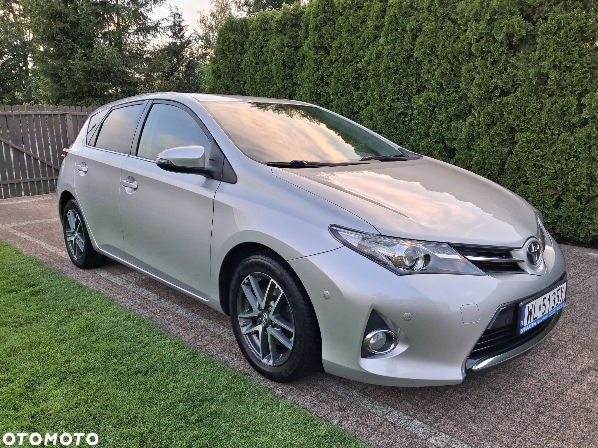 Toyota Auris 2.0 D-4D Edition - 1