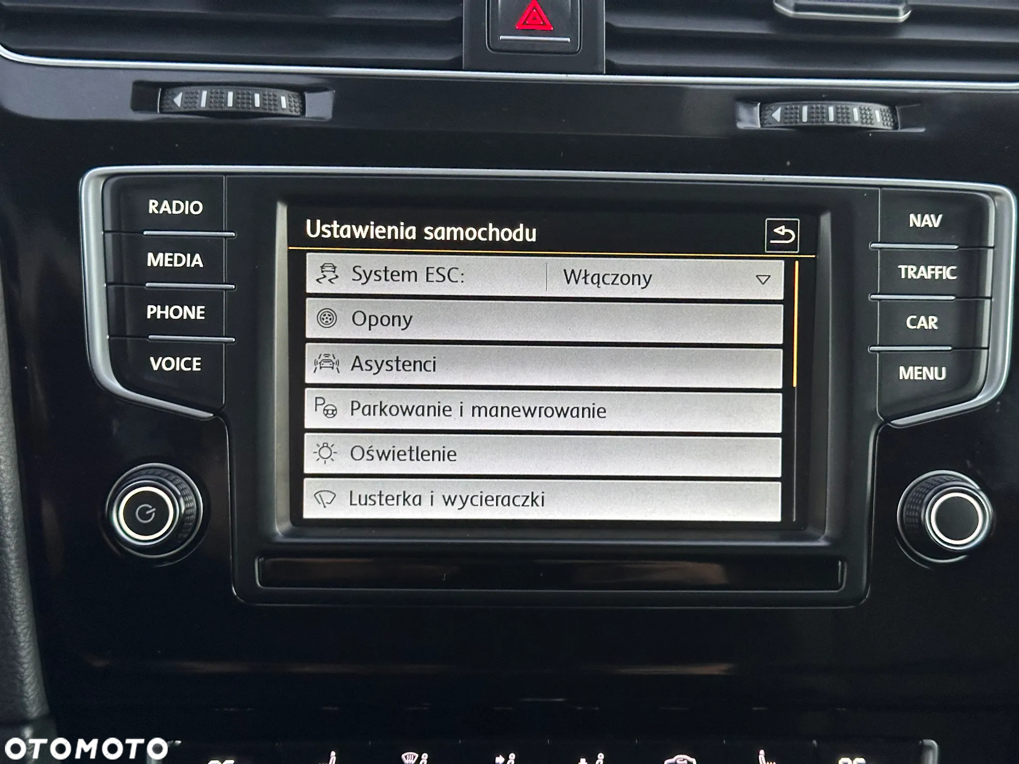 Volkswagen Golf Variant 2.0 TDI BlueMotion Technology DSG Allstar - 14