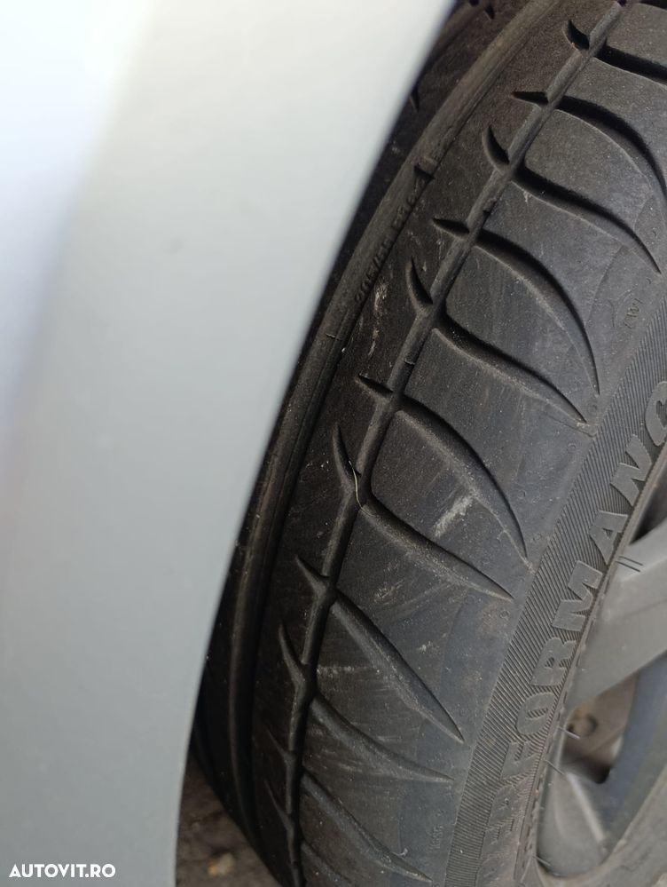 Volkswagen Golf 1.9 TDI DPF DSG Individual - 28