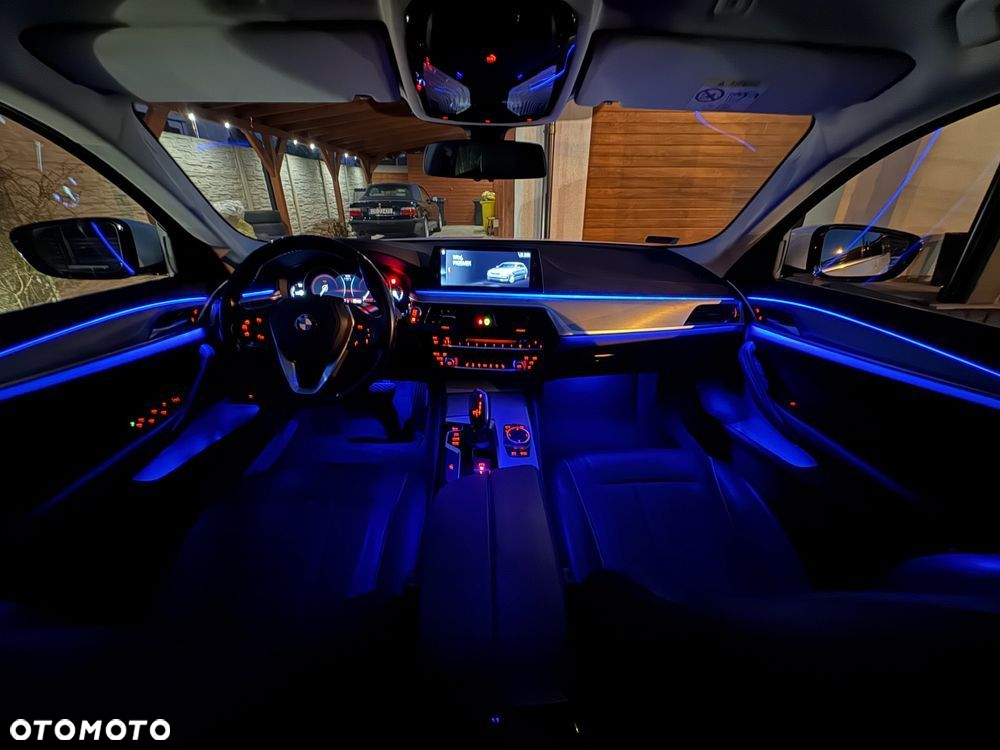 BMW Seria 5 520d Luxury Line - 12