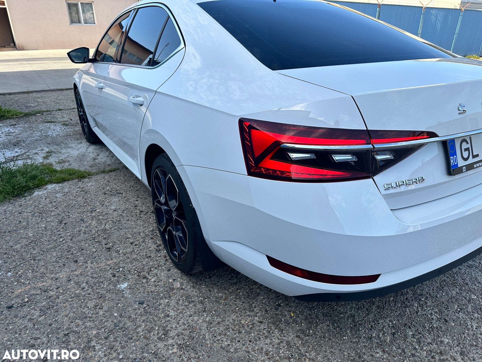 Skoda Superb 2.0 TDI SportLine - 15