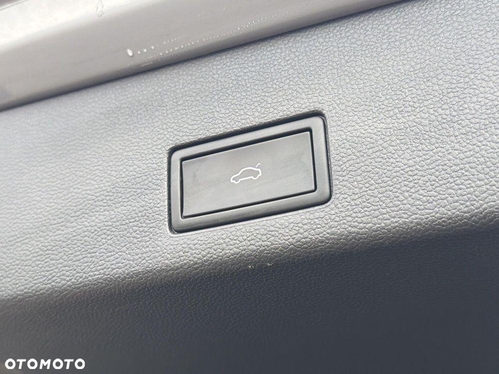 Volkswagen Golf 2.0 TDI R-Line DSG - 35