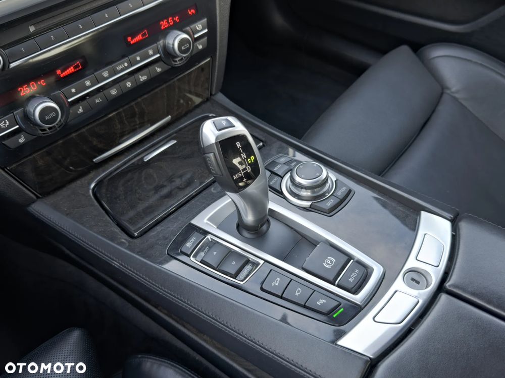 BMW Seria 7 740d - 29
