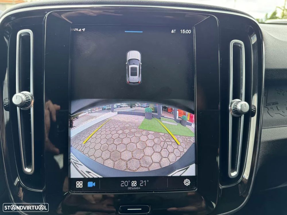 Volvo XC 40 Recharge Core - 11