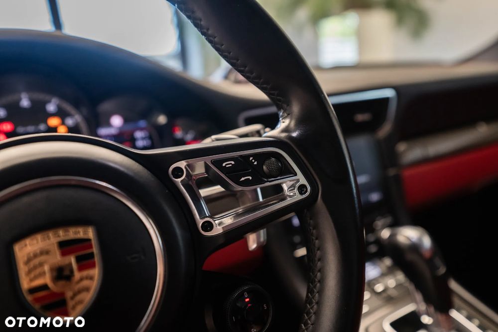 Porsche 911 - 26