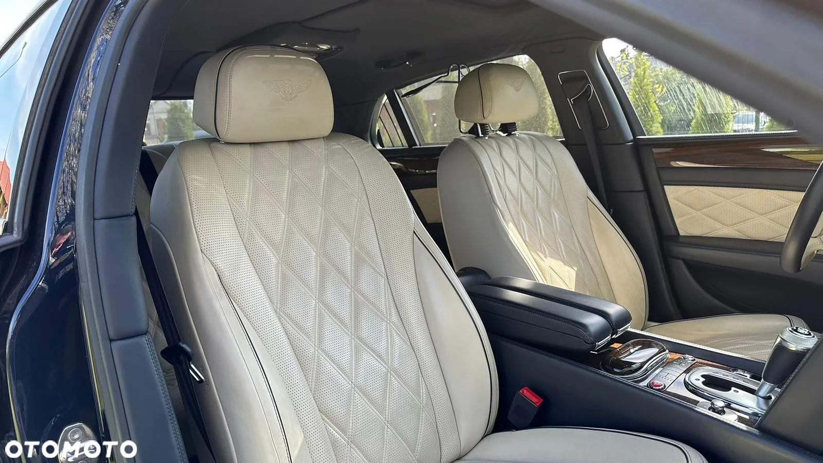 Bentley Flying Spur V8 - 15