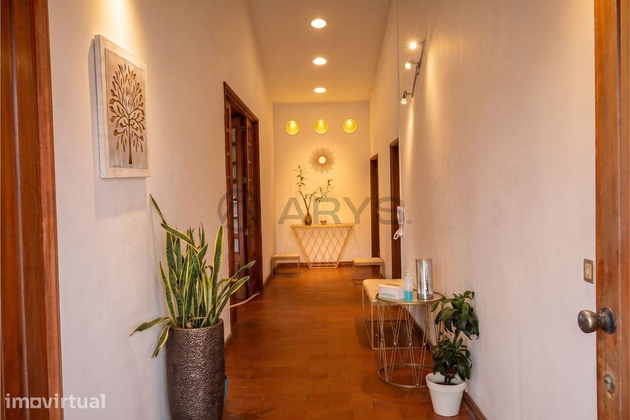 Oportunidade de Investimento | Moradia T8 com 634 m² em Lote de 2.5... - Grande imagem: 3/40