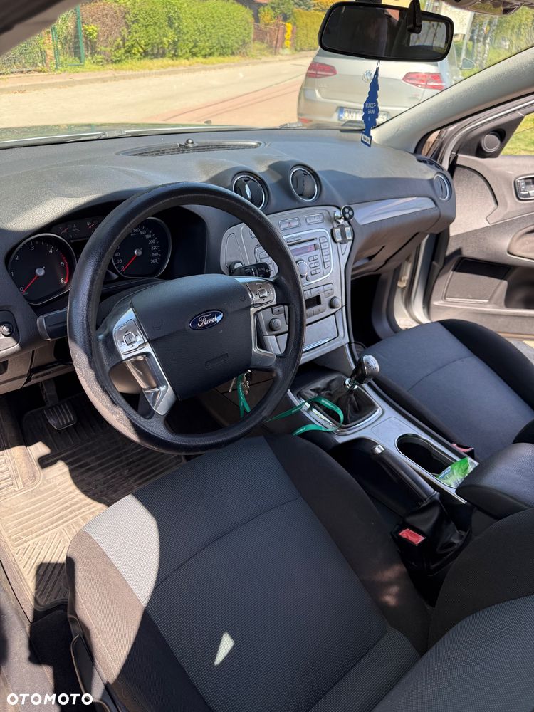Ford Mondeo 1.8 TDCi Ambiente - 9