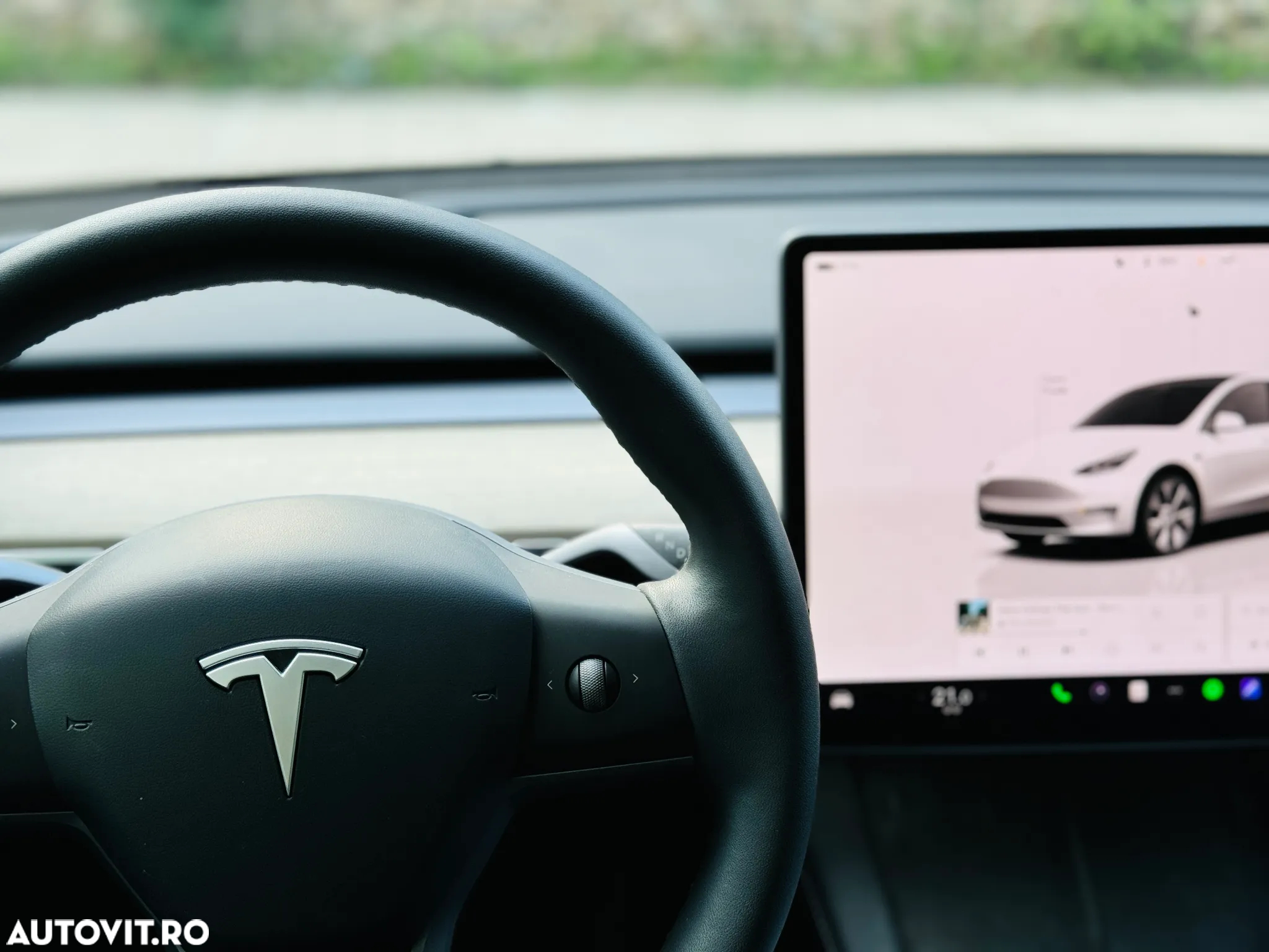 Tesla Model Y - 11