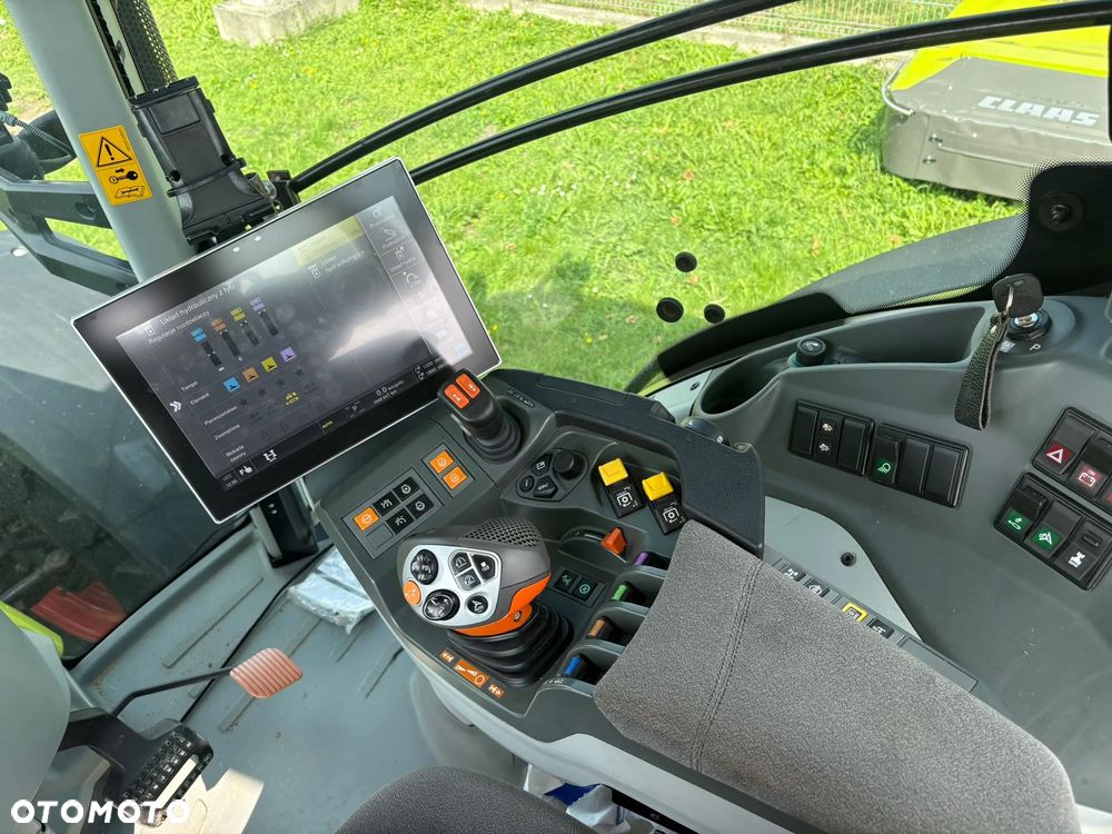 Claas AXION 810 CMATIC - 11