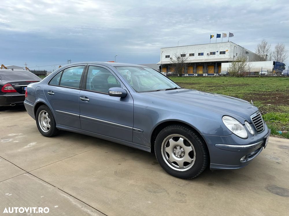 Mercedes-Benz E 320 4-Matic Aut Avantgarde - 6