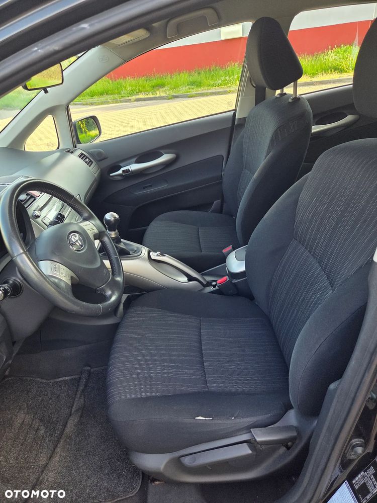 Toyota Auris 1.6 VVT-i Executive - 12
