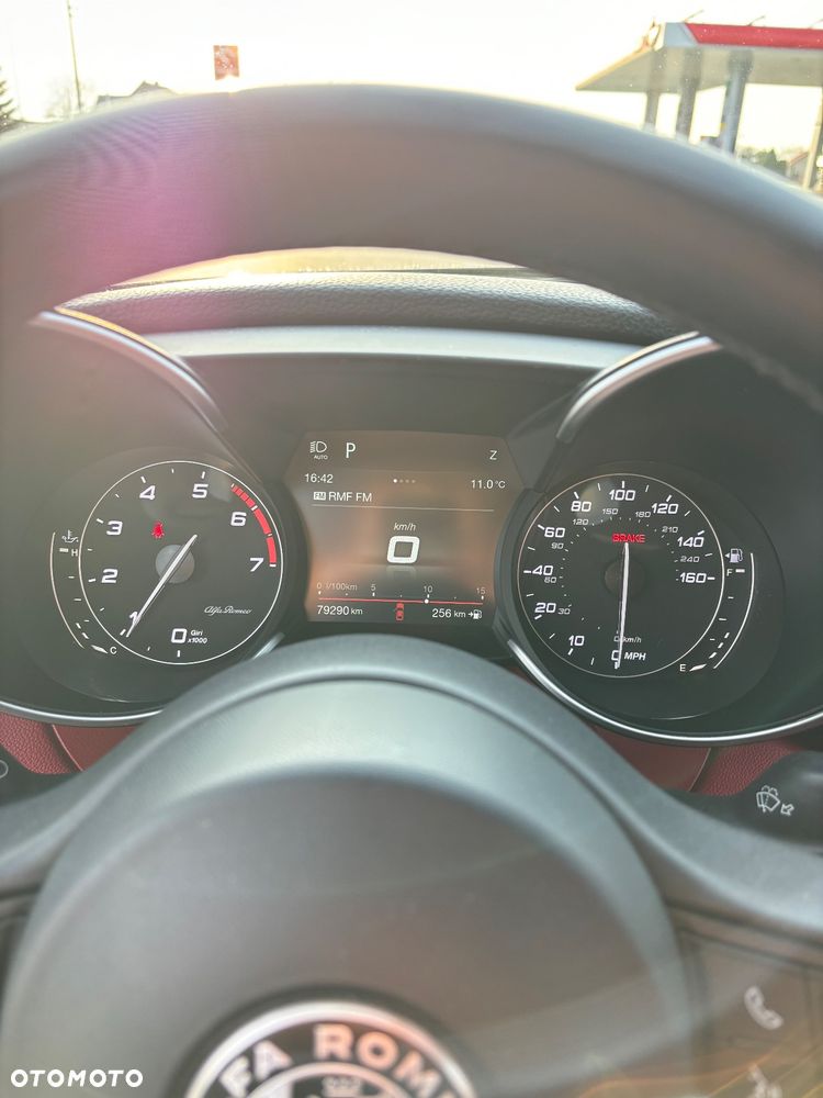 Alfa Romeo Giulia 2.0 Turbo 16V AT8 Veloce Ti - 14