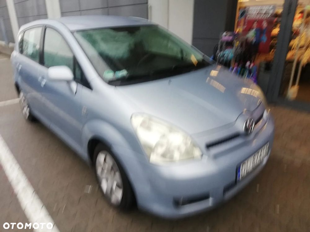 Toyota Corolla Verso 1.8 CE - 8