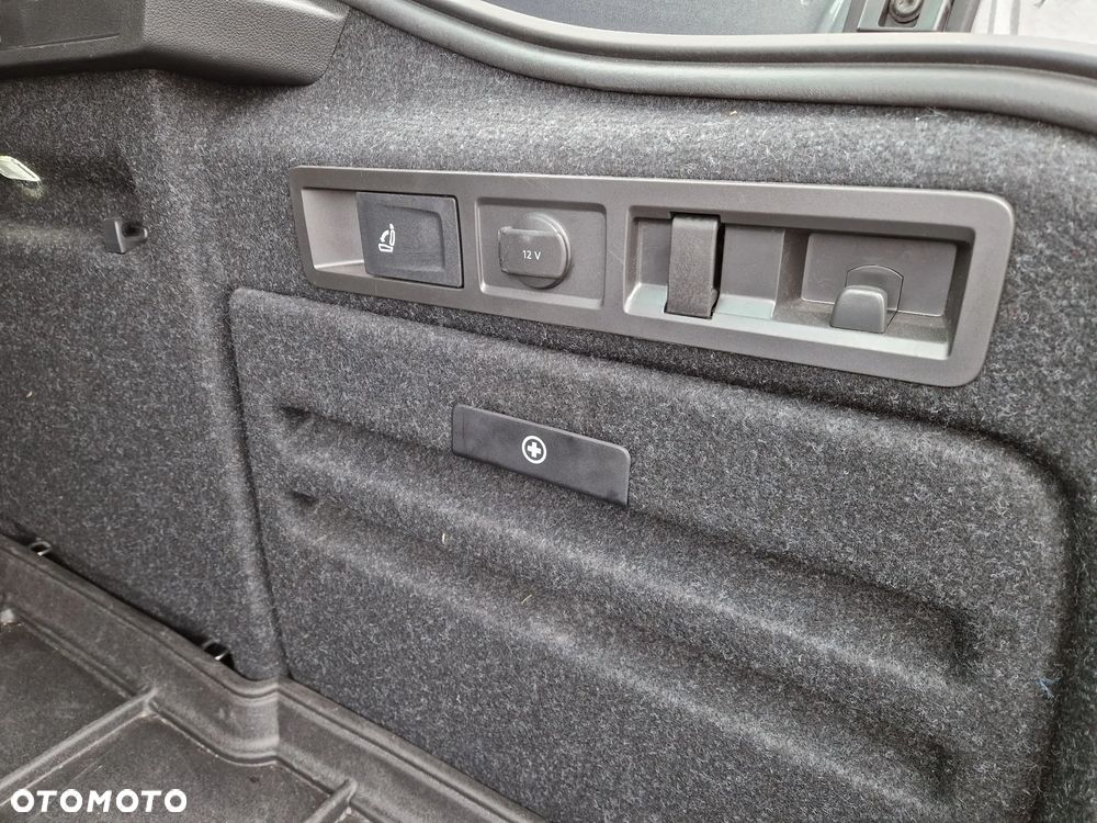 Skoda Superb 2.0 TDI SCR Sportline DSG - 11