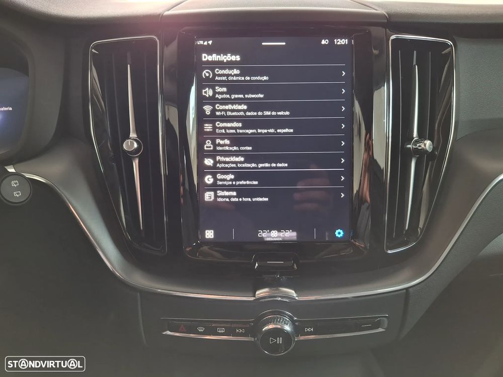 Volvo XC 60 2.0 T6 PHEV Core AWD - 25