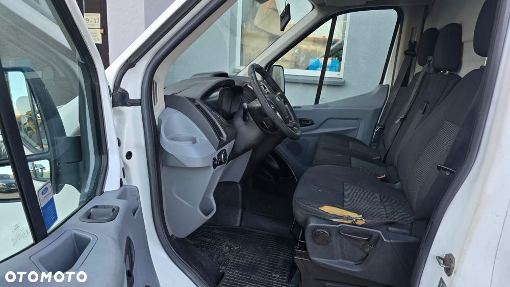 Ford Transit - 24