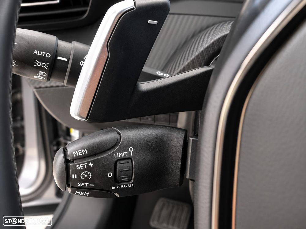 Peugeot 2008 Hybrid 136 e-DSC Style - 21