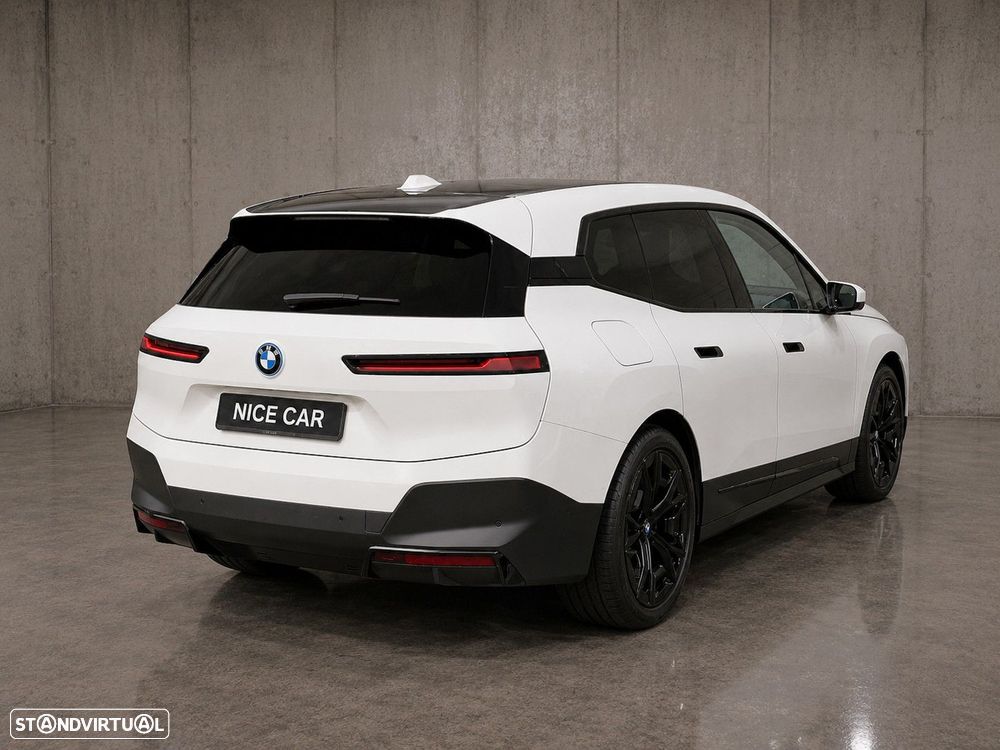 BMW iX xDrive 40 Pack Desportivo - 7