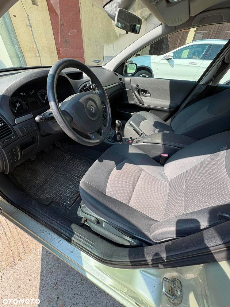 Renault Laguna ver-1-6-authentique - 9