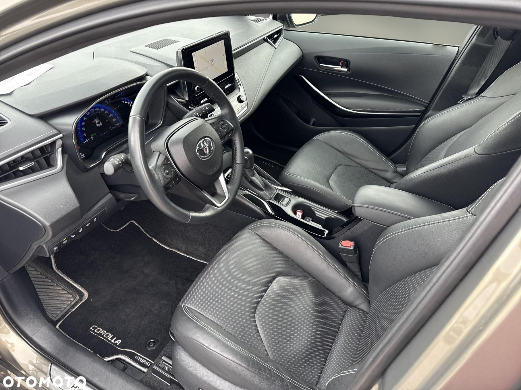 Toyota Corolla 2.0 Hybrid Executive - 9