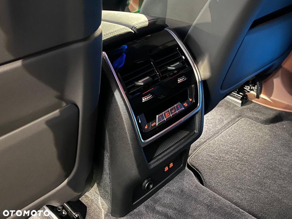BMW XM 50e PHEV sport - 27