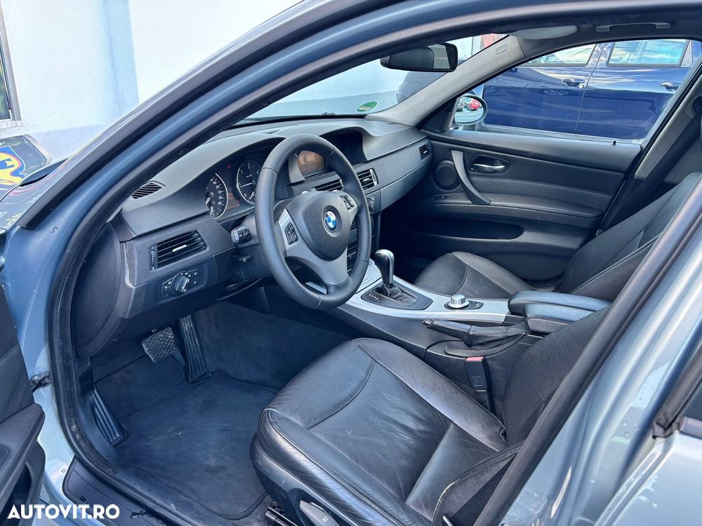 BMW Seria 3 320d DPF Touring Aut. - 14