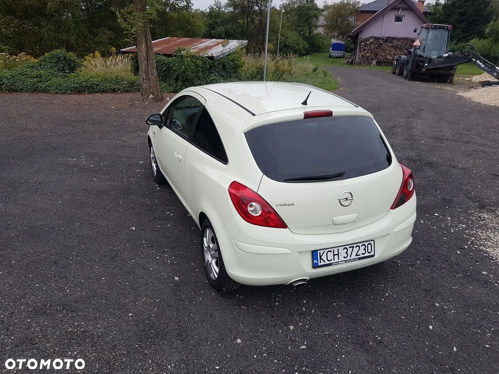 Opel Corsa 1.4 16V Satellite - 9