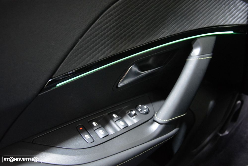 Peugeot 2008 1.2 PureTech GT Pack EAT8 - 24