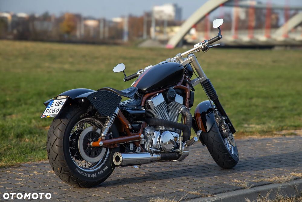 Suzuki Intruder - 3