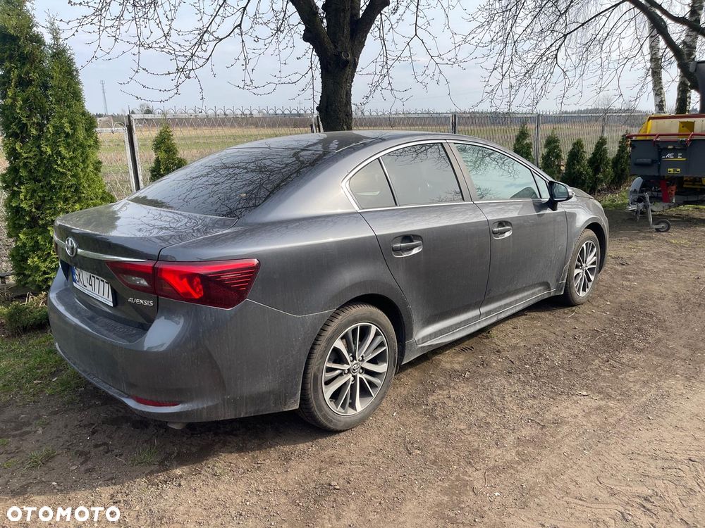 Toyota Avensis - 4