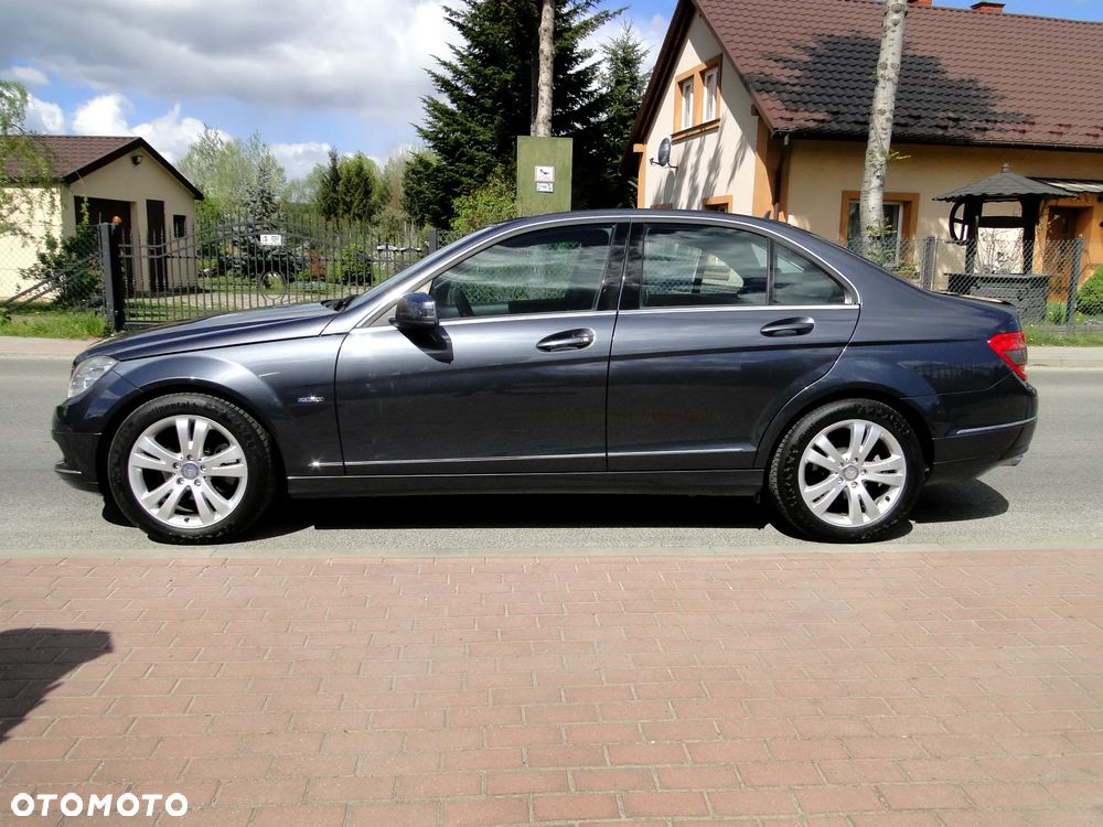 Mercedes-Benz Klasa C 180 CGI Automatik BlueEFFICIENCY Avantgarde - 8