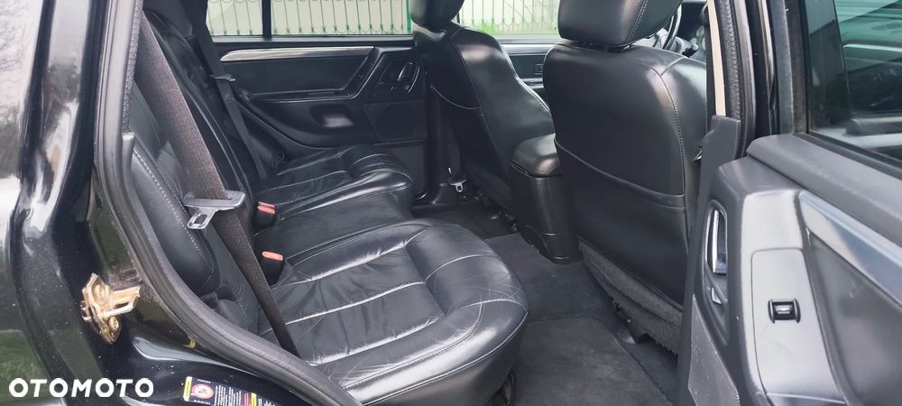 Jeep Grand Cherokee - 16