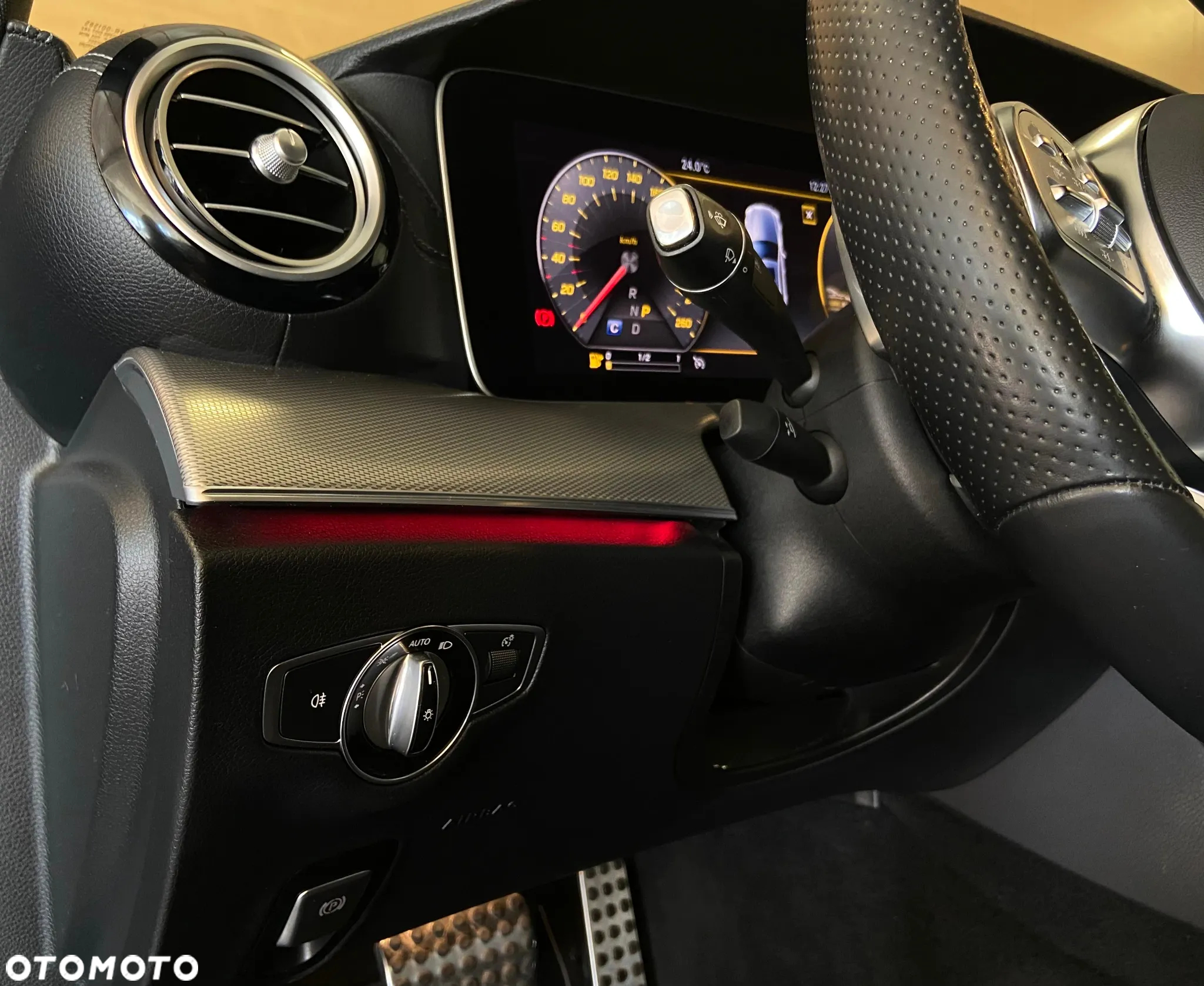 Mercedes-Benz Klasa E 220 d 4-Matic 9G-TRONIC - 16
