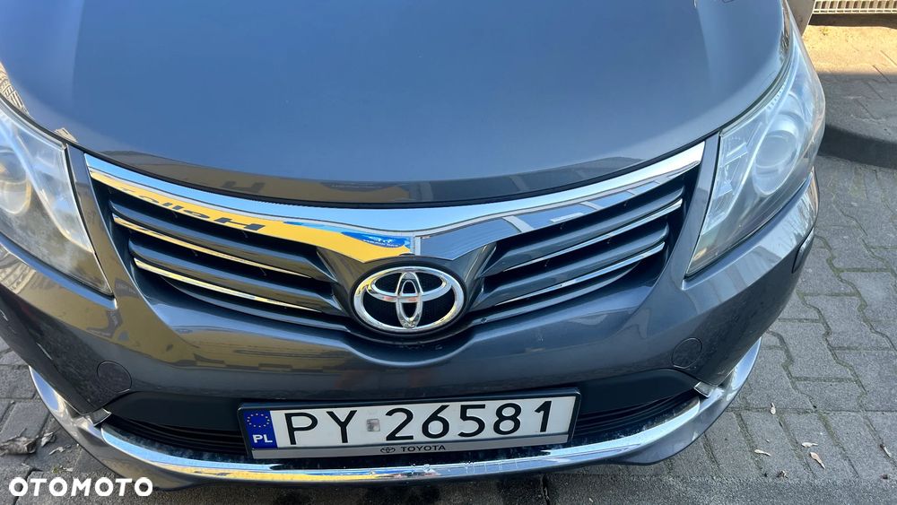 Toyota Avensis 1.8 Premium - 23